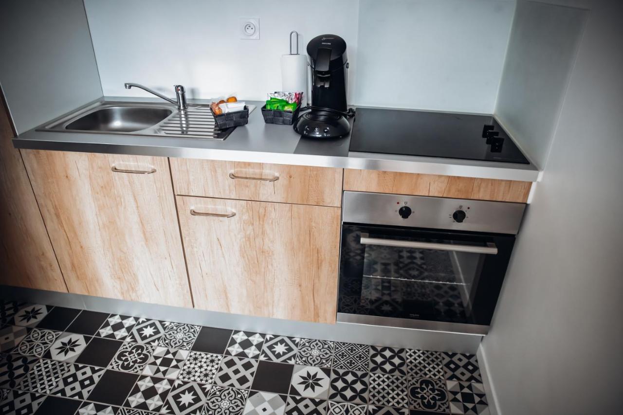 Superbe Appartement Avec Terrasse Au Calme Ernée Exterior foto
