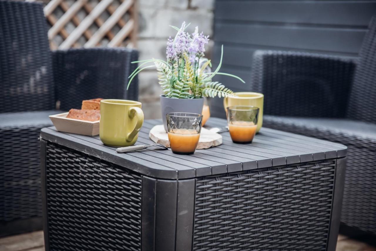 Superbe Appartement Avec Terrasse Au Calme Ernée Exterior foto